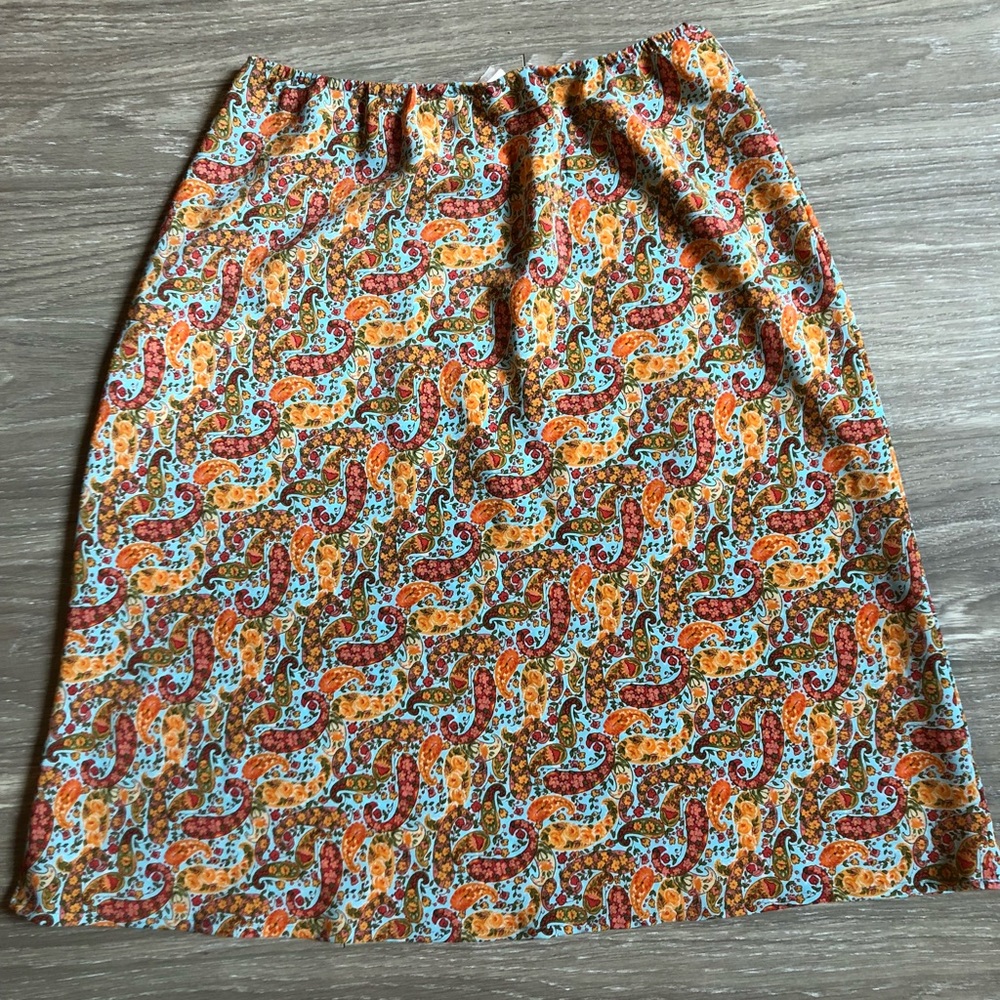 Charlotte Russe floral skirt. medium length, large